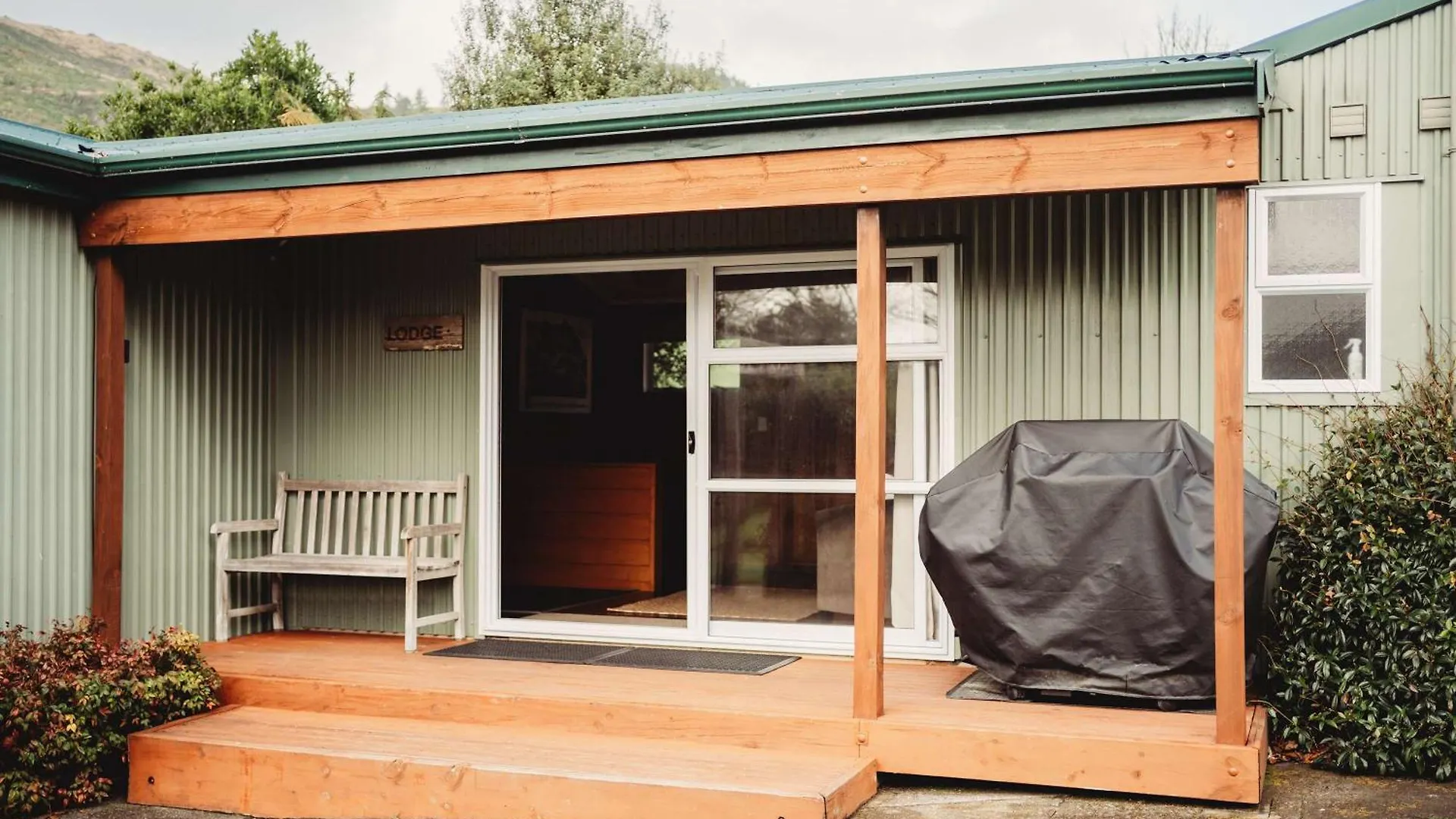 Paradise Valley Lodge - The Lodge Rotorua Holiday home